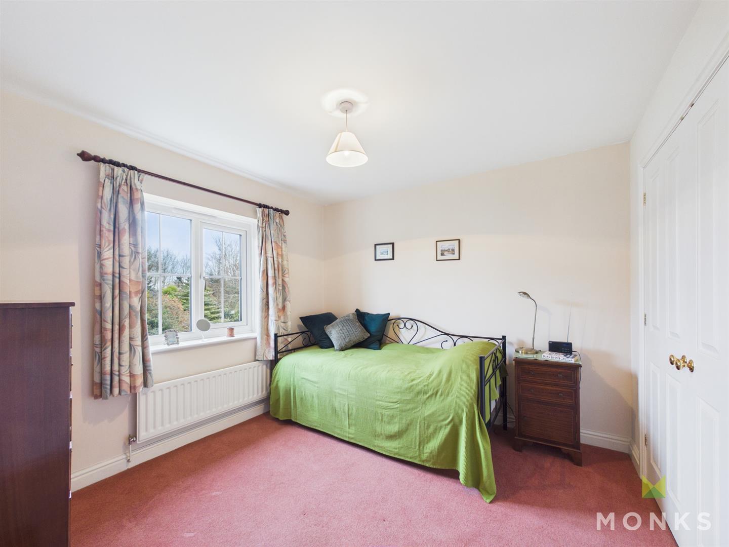 26 Kings Drive, Shrewsbury, SY4 2DG For Sale